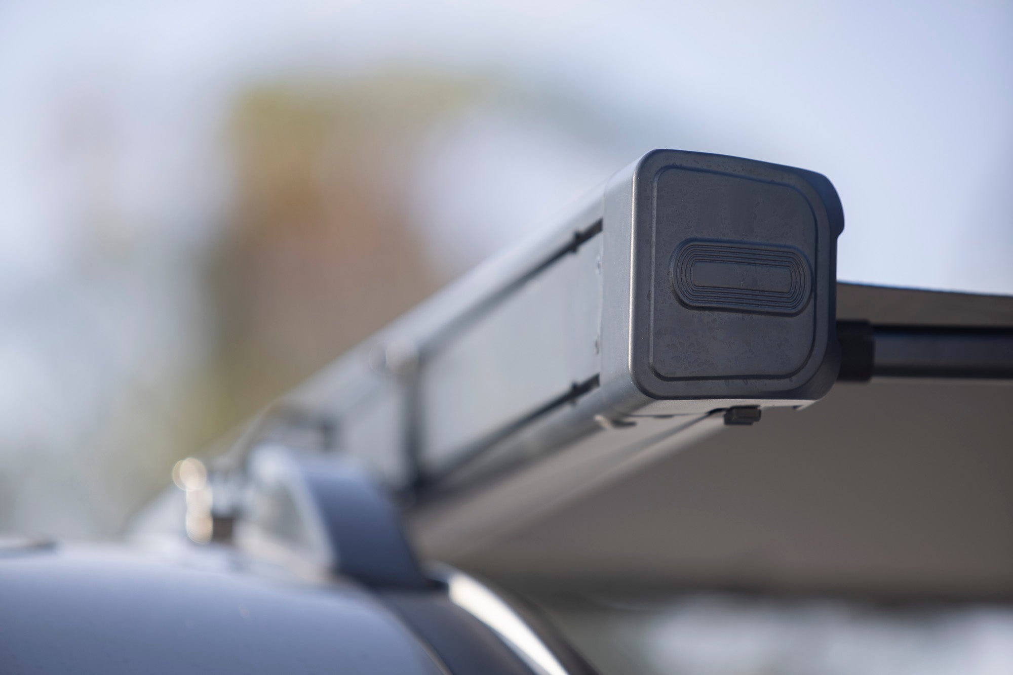 Aluminium Hardshell 90 Degree Retractable Awning – 2.0 × 2.5m