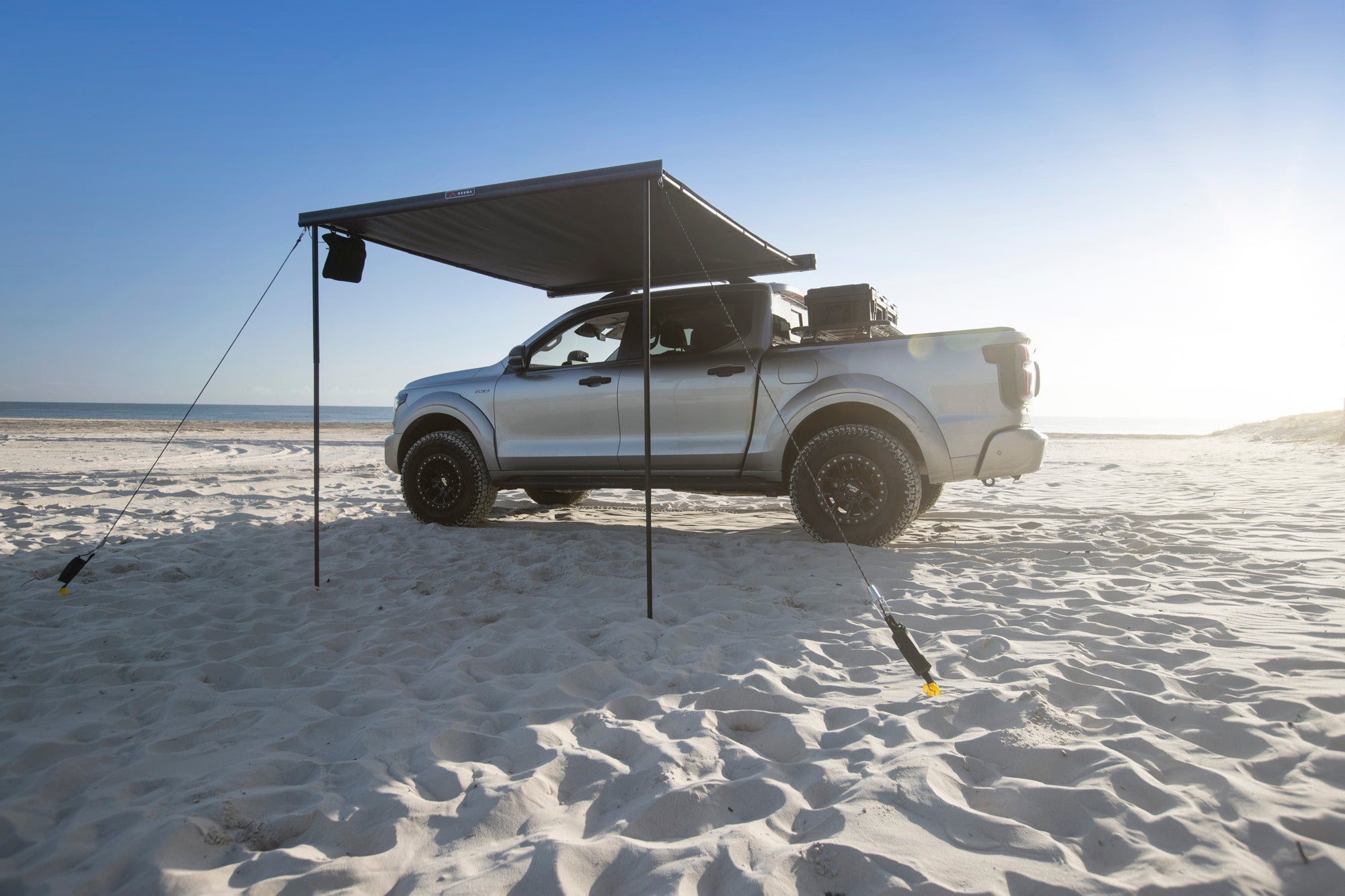 90 Degree Hardshell Retractable Awning by Akuma 4x4