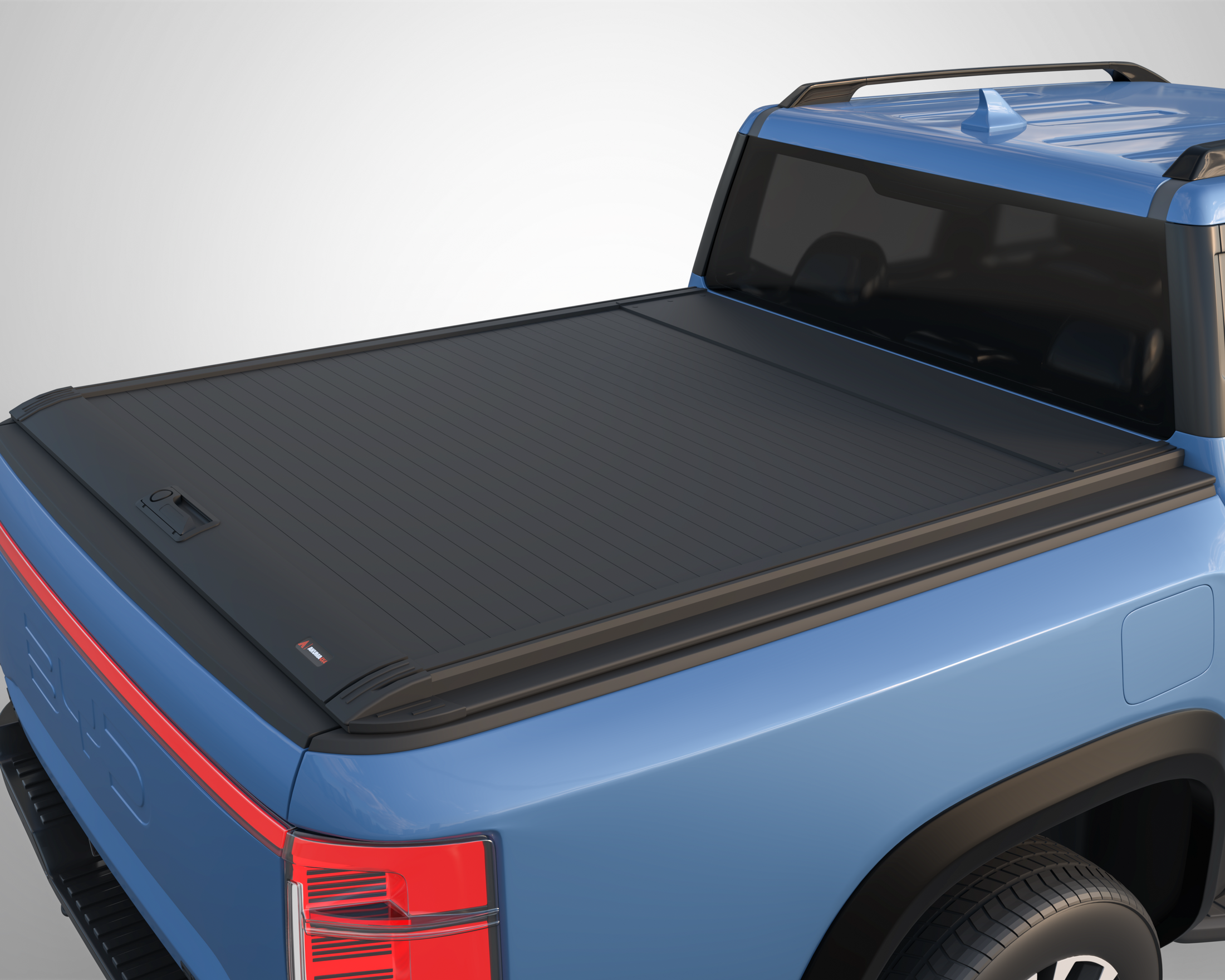 Side View of Manual Akuma 4x4 Roller SHutter Cover fitted to a BYD Shark