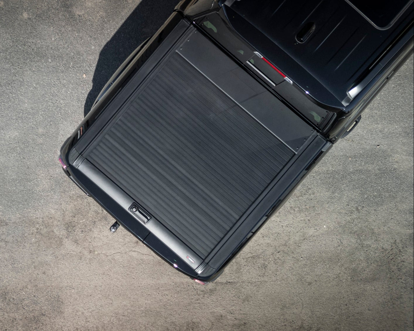 Top down view of Akuma 4x4 Manual Roller Shutter